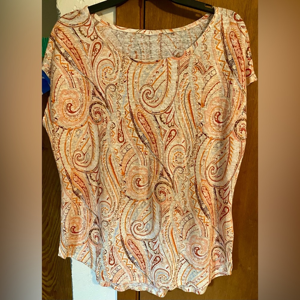 Paisley Print 20”PTP 23”L Front 27”Back High/Low Top